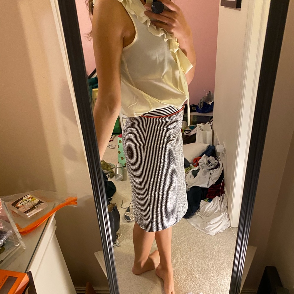 Seer Sucker Pencil Skirt - Picture 4 of 12